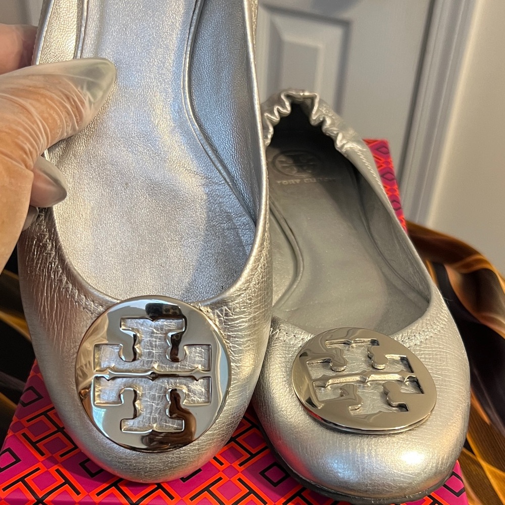 Tory Burch Metallic Silver Loafers